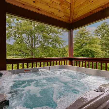 3 Master Bedrooms - Sleeps 10 - Location - Game Room - Hot Tub Pigeon Forge Extérieur photo