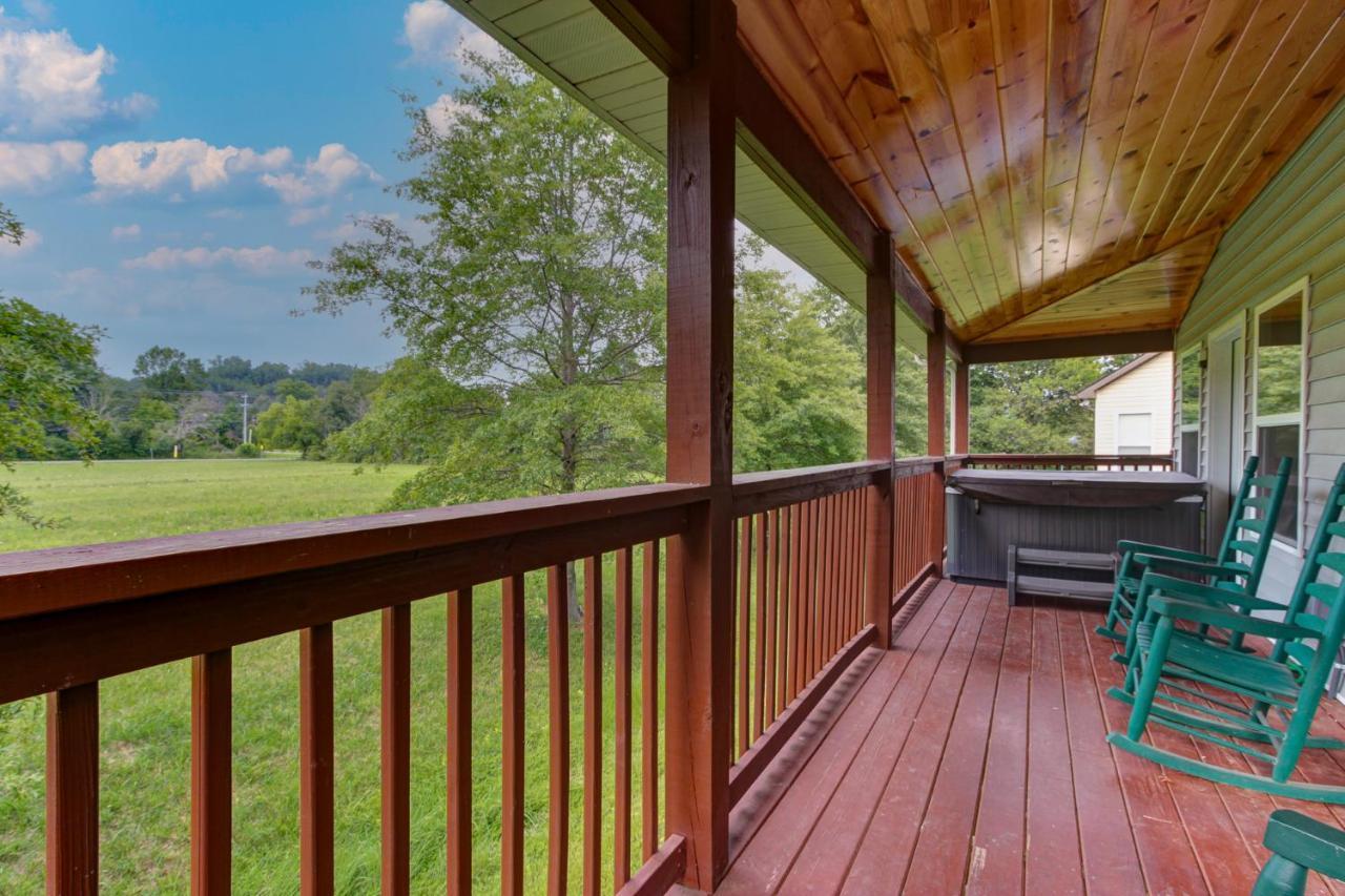 3 Master Bedrooms - Sleeps 10 - Location - Game Room - Hot Tub Pigeon Forge Extérieur photo