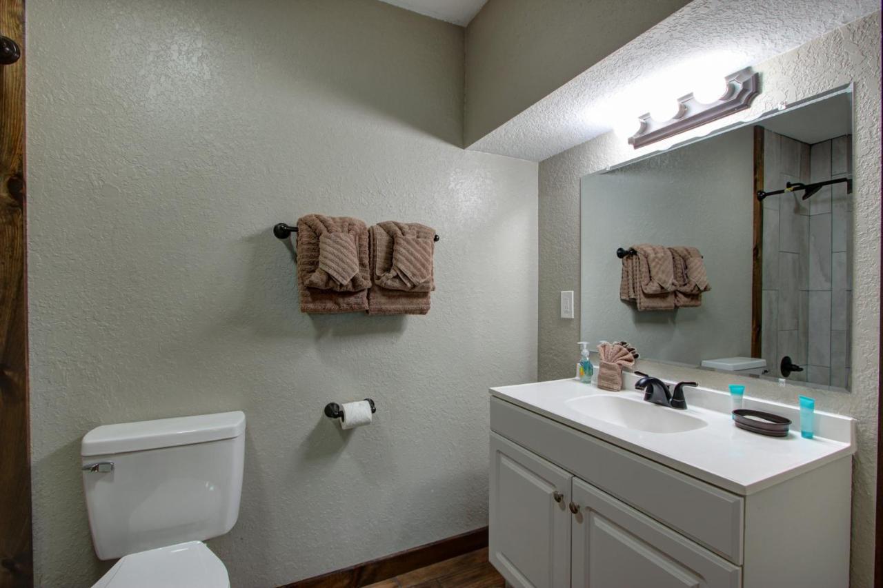 3 Master Bedrooms - Sleeps 10 - Location - Game Room - Hot Tub Pigeon Forge Extérieur photo