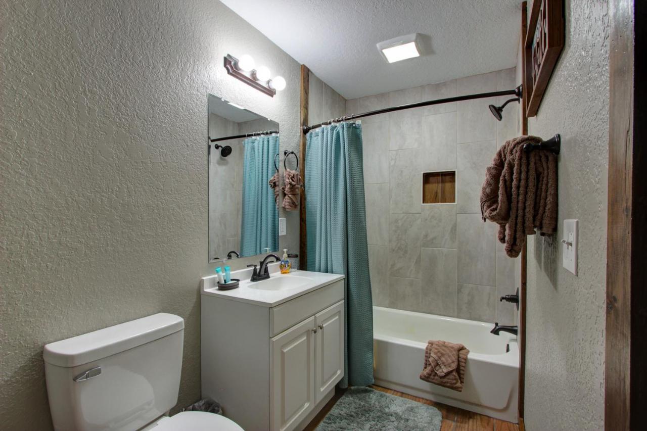 3 Master Bedrooms - Sleeps 10 - Location - Game Room - Hot Tub Pigeon Forge Extérieur photo
