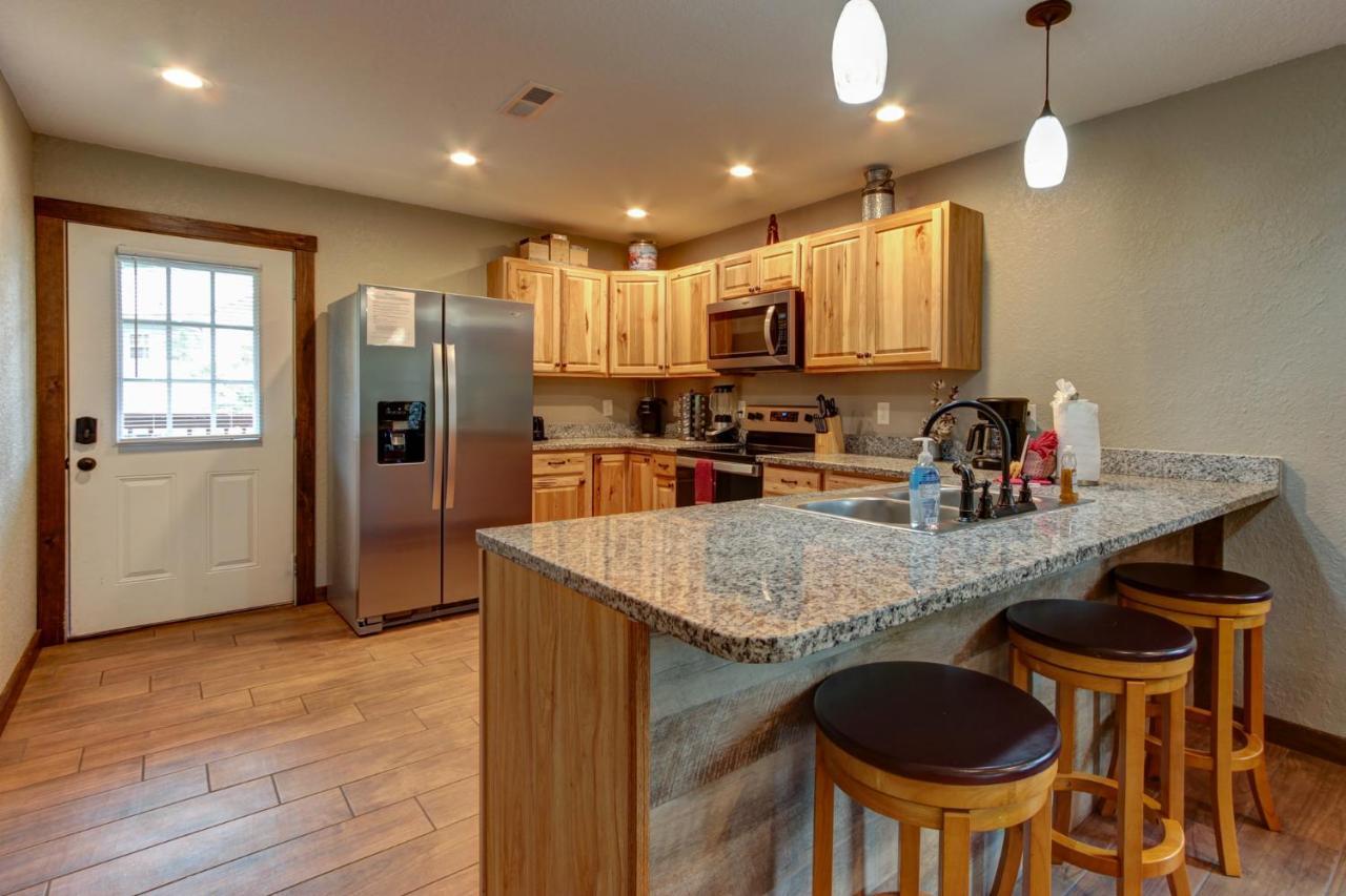3 Master Bedrooms - Sleeps 10 - Location - Game Room - Hot Tub Pigeon Forge Extérieur photo