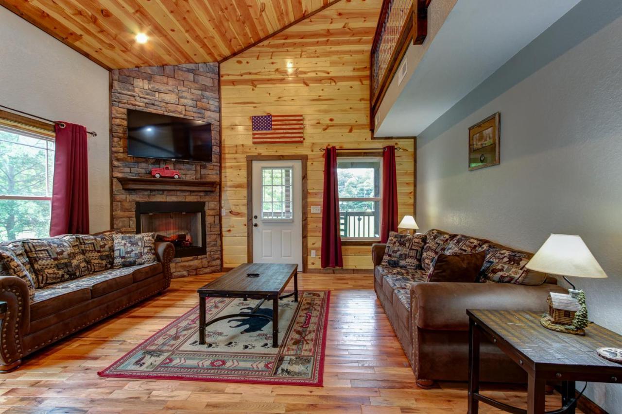 3 Master Bedrooms - Sleeps 10 - Location - Game Room - Hot Tub Pigeon Forge Extérieur photo